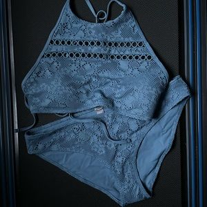 Aerie High Neck Crocket Bikini Large